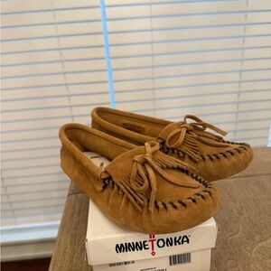 Minnetonka women’s Mocs NIB